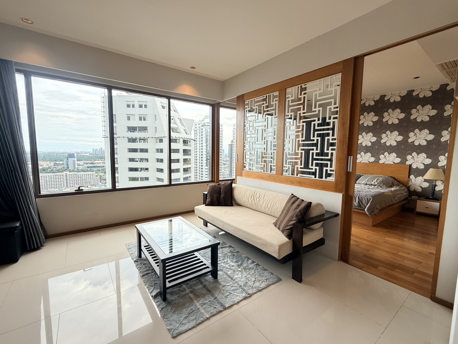 ให้เช่า The Emporio Place สุขุมวิท 24 ห้องใหญ่ใจกลางเมือง 10 นาทีถึง bts 2