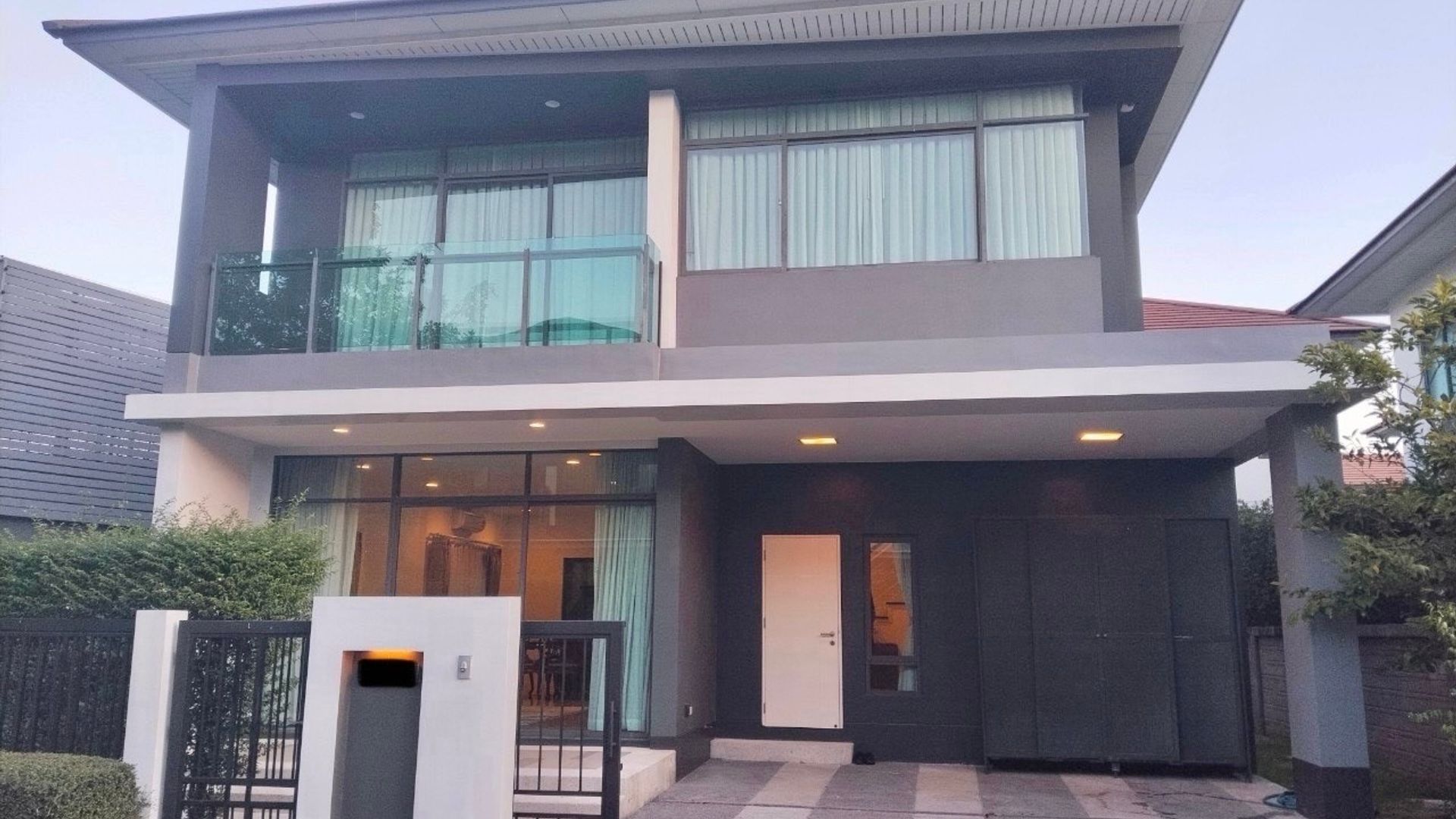 มบเศรษฐศิริ กรุงเทพกรีฑา 2S2P 4B3B 193sqm 120K 2