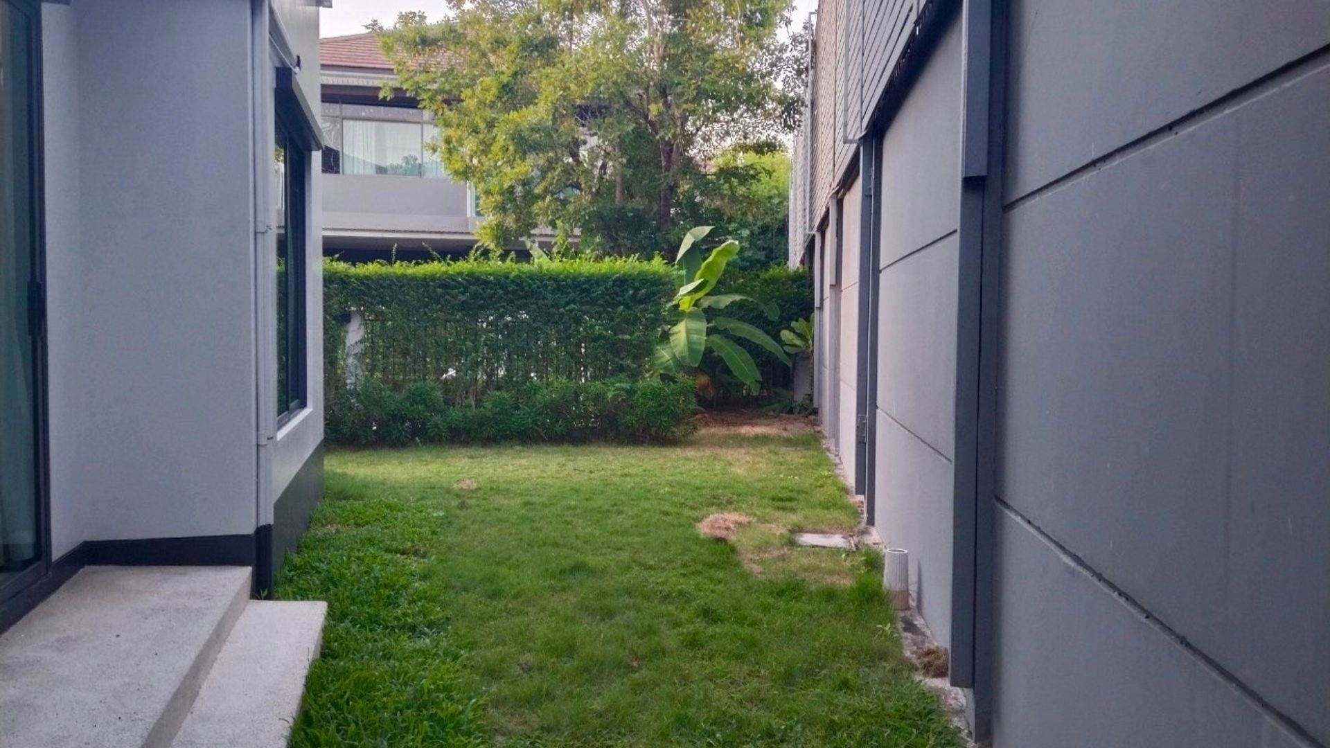 มบเศรษฐศิริ กรุงเทพกรีฑา 2S2P 4B3B 193sqm 120K 4