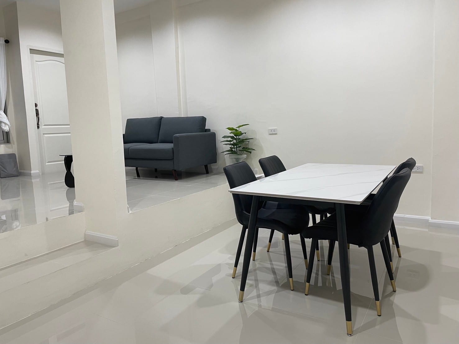 ให้เช่าทาวน์โฮม Baan Sukhumvit 101/1 ซอยสุขุมวิท 101/1 3 ห้องนอน 3 ห้องน้ำ 250 ตร.ม. 48,000 บาท/เดือน 3