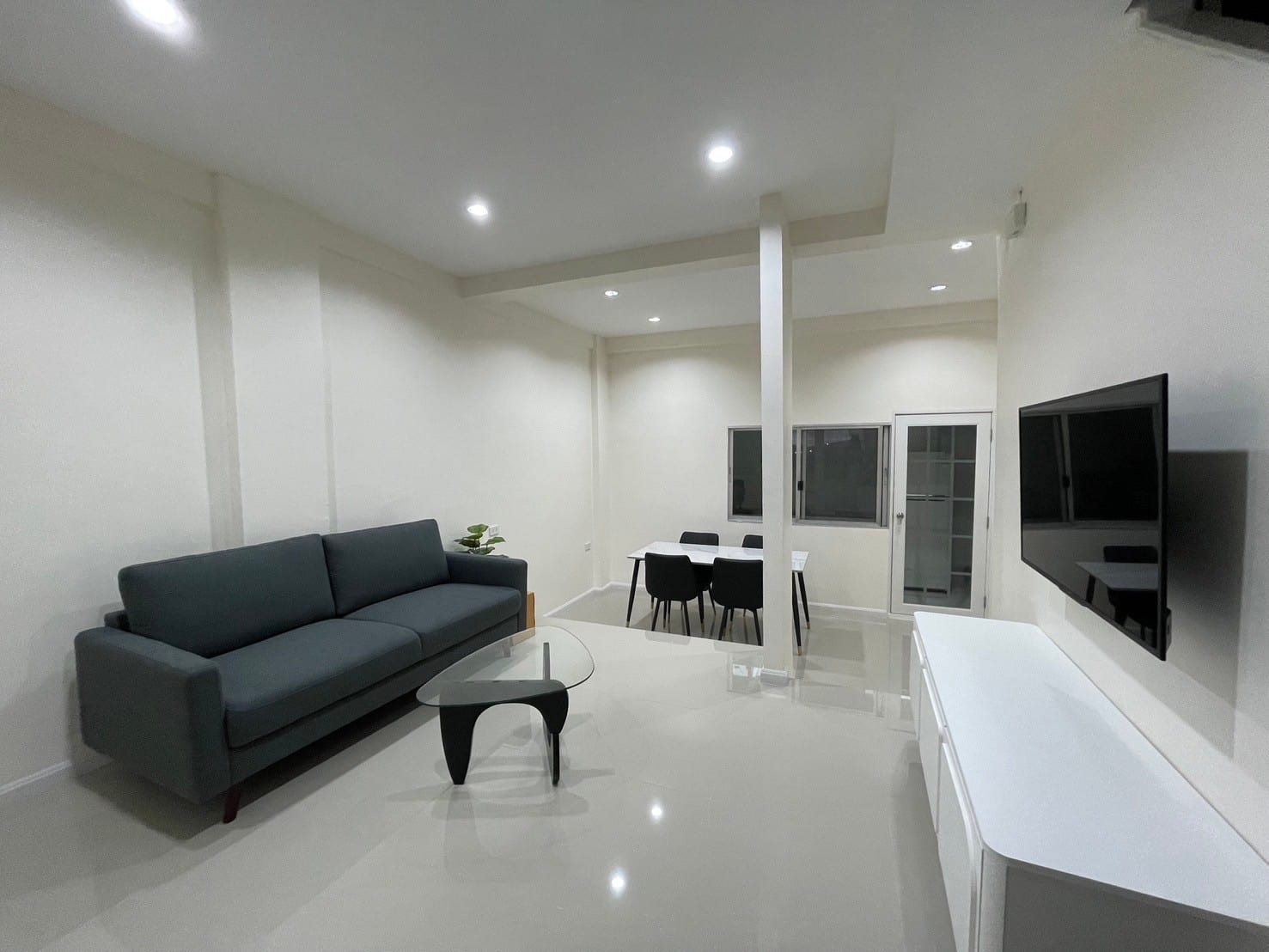 ให้เช่าทาวน์โฮม Baan Sukhumvit 101/1 ซอยสุขุมวิท 101/1 3 ห้องนอน 3 ห้องน้ำ 250 ตร.ม. 48,000 บาท/เดือน 2