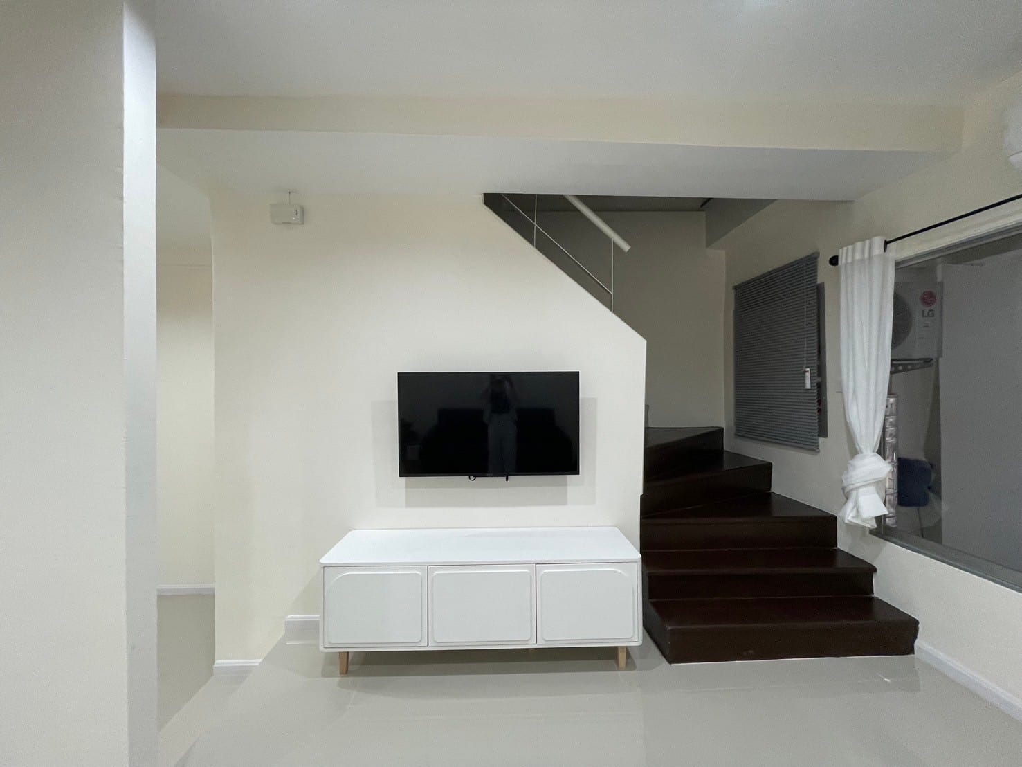 ให้เช่าทาวน์โฮม Baan Sukhumvit 101/1 ซอยสุขุมวิท 101/1 3 ห้องนอน 3 ห้องน้ำ 250 ตร.ม. 48,000 บาท/เดือน 4