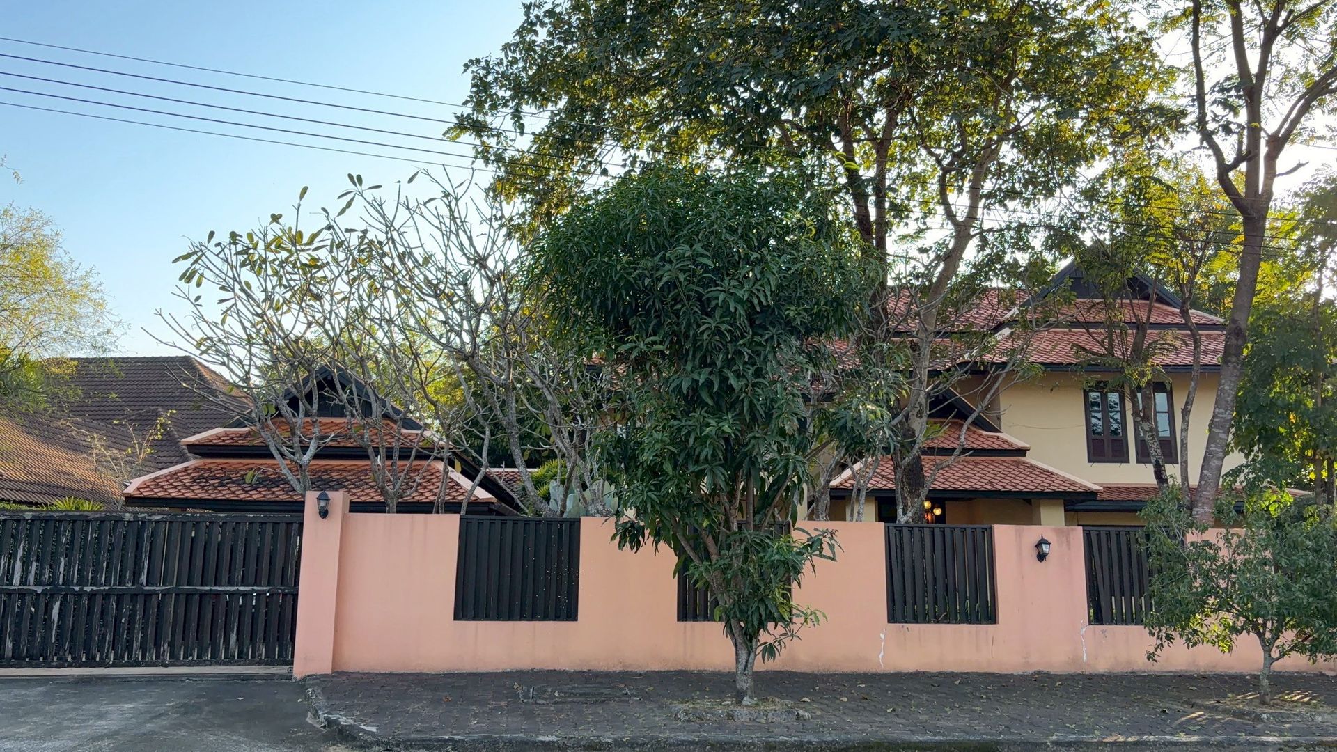 Lakeside Villa for Sale - 1 Rai Land, Chiang Mai Green Valley, Mae Rim - THB 12M ภาพหลัก