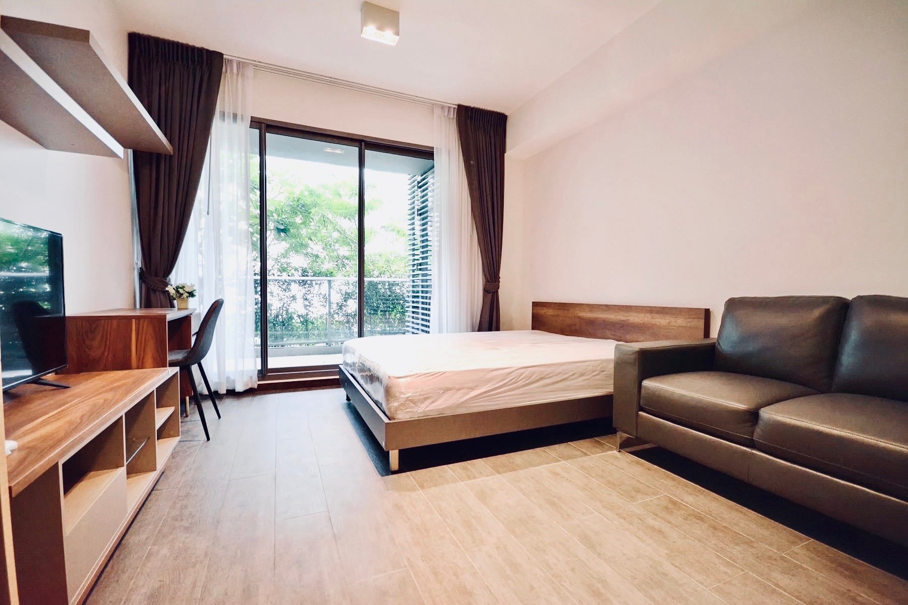 ขายและให้เช่าคอนโด The Lofts Ekkamai พระโขนงเหนือ วัฒนา 1 ห้องนอน 1 ห้องน้ำ 33 ตร.ม. เช่า 19,500 บาท/เดือน ภาพหลัก